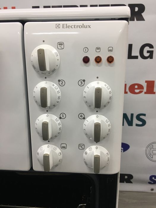 Електрична плита Electrolux з 2 духовками електроплитка не індукція