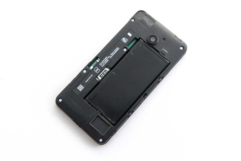 Smartfon telefon komórkowy Nokia LUMIA 630 RM-976