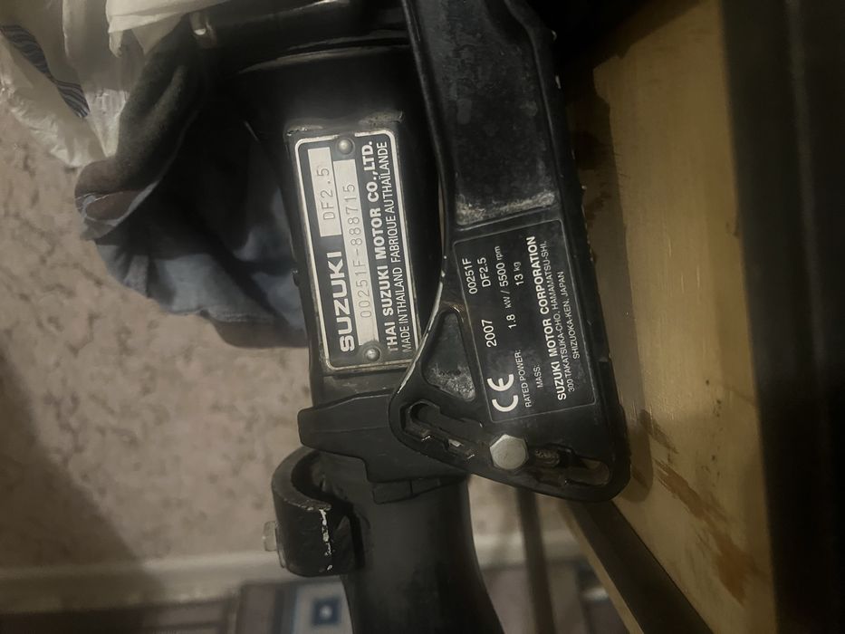 Двигун на човен , мотор Suzuki df 2.5 4x тактний