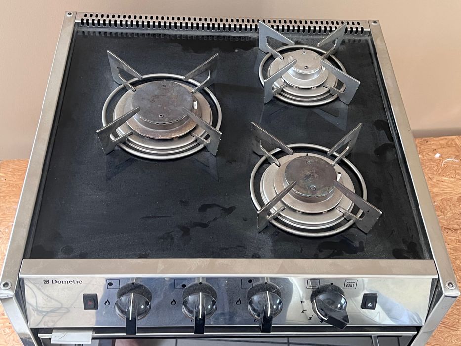 NOVO - Campismo, autocaravana, fogão a gás com forno da Dometic