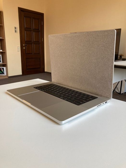 Ноутбук Apple MacBook Pro 16" M4 Pro 48 RAM/ 512 SSD Silver