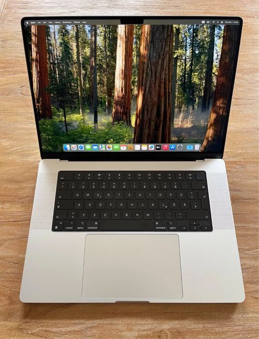 Macbook pro m2 max 1tb 32gb 16”