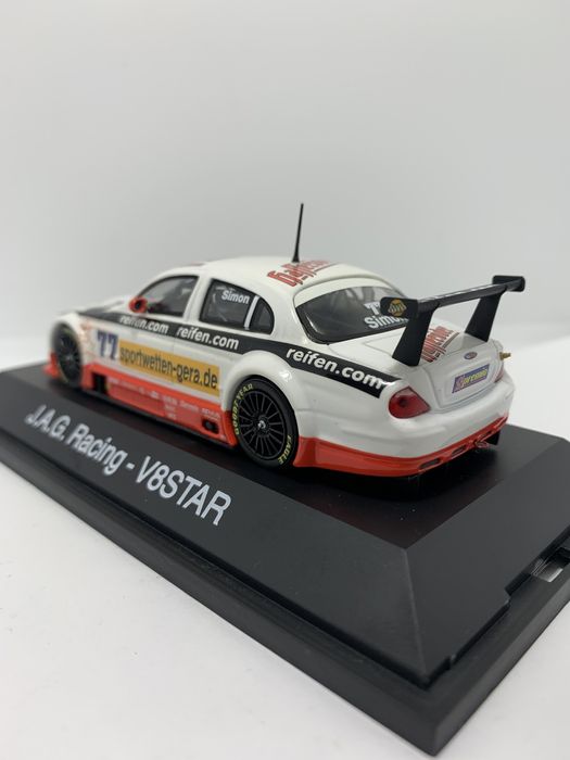Jaguar Racing V8 Star da Schuco escala 1/43