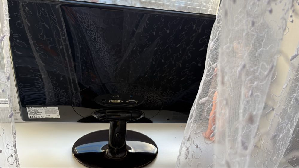 Продам монітор 21”5 LG
