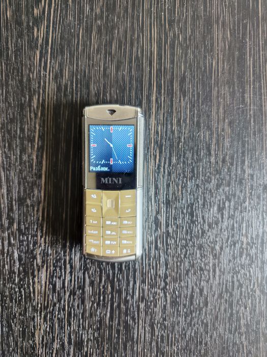 Продам телефон ..