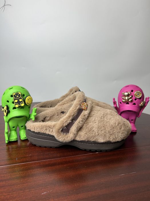 Crocs Classic  Unfurgettable  Clog  Jibbitz