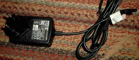 Ładowarka Motorola nr. 91-58388, 4.1V/0.4A oraz 6V/0.1A sprawna