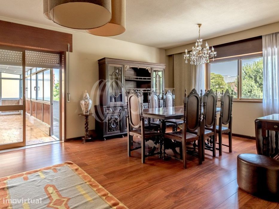 3-Bedroom Apartment with Terrace in Vila Nova de Gaia, Porto