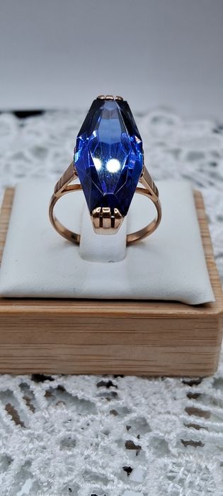 Золота каблучка 583