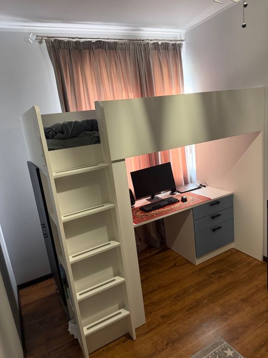 Łóżko na antresoli z biurkiem i szafą IKEA