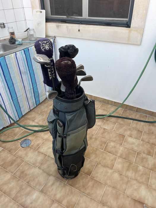 saco de golfe com 11 tacos (3 personalizados)