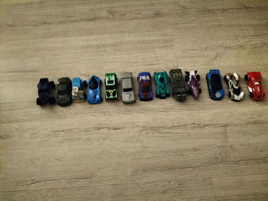 Продам набор машинок