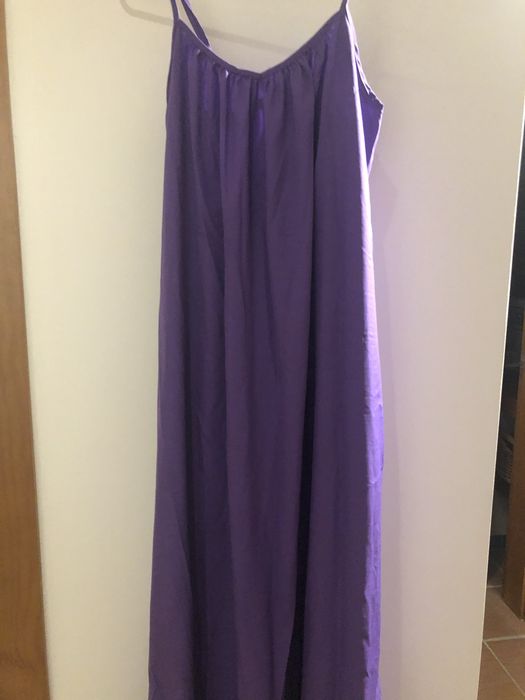 Vestido longo em roxo