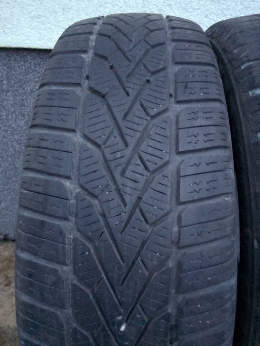 2 opony zimowe Semperit 175/65R15, bieżnik 5,7mm.