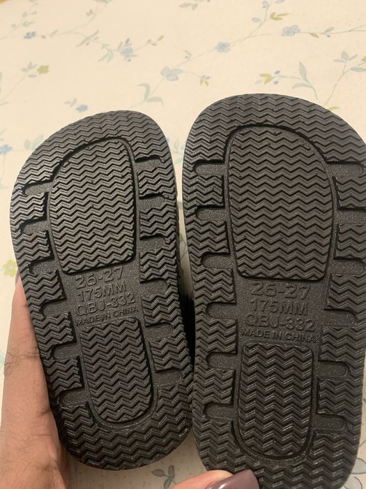 Sandalia menino nova