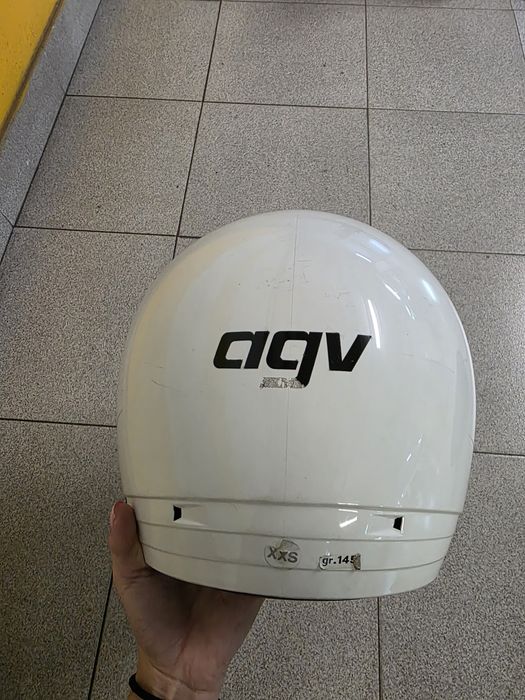 Capacete branco da agv com saco