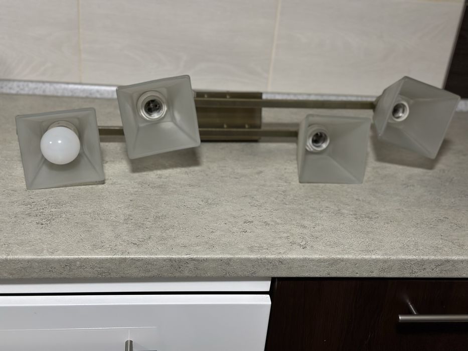 Продам люстру бу в отличном состоянии