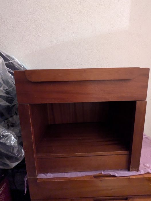 Mesa de Cabeceira madeira castanha