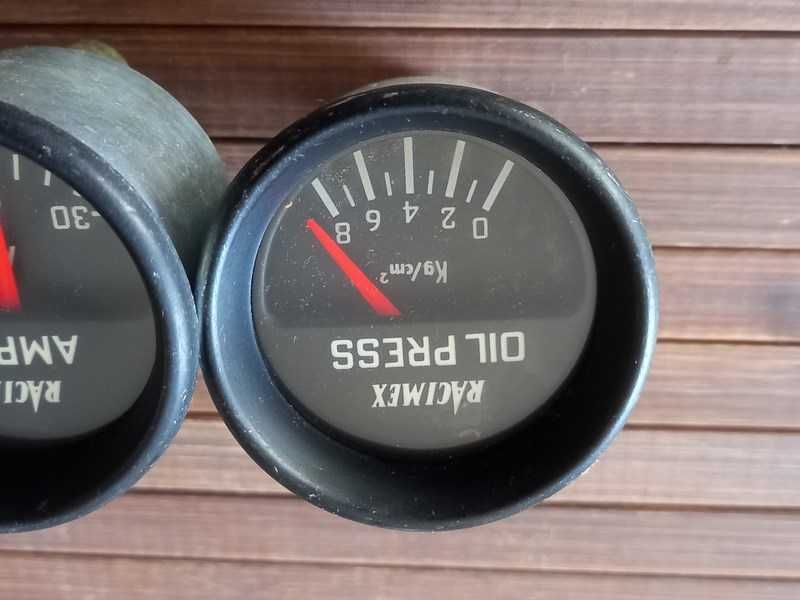 Stare zegary  do motoru i Racimex