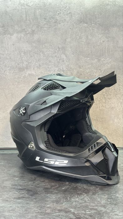 Кросовий мотошолом LS2 MX700 Subverter Black Matt (Розмір L, стан 7.5/10)