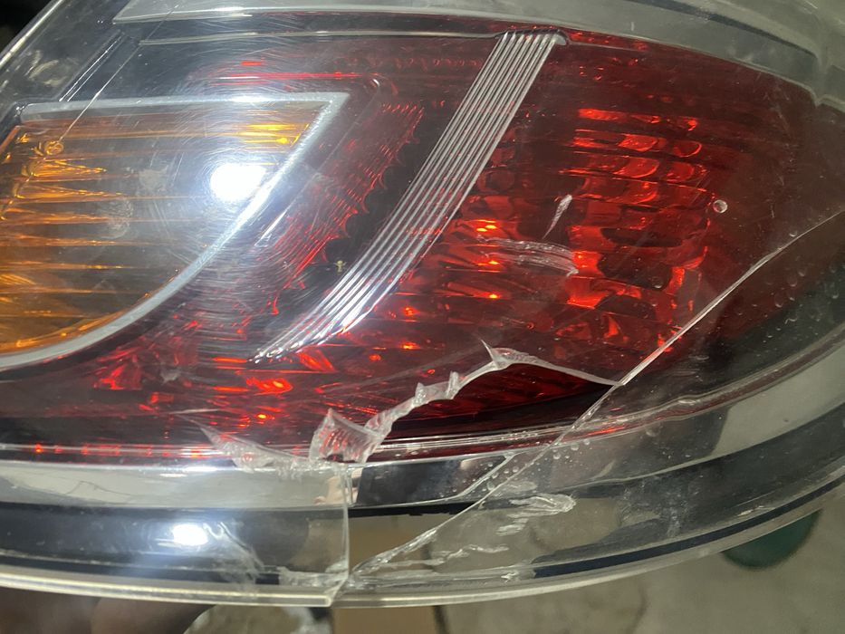 Зад правий ліхтар. Mazda gh