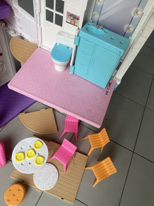 Casa de bonecas barbie malibu e acessorios