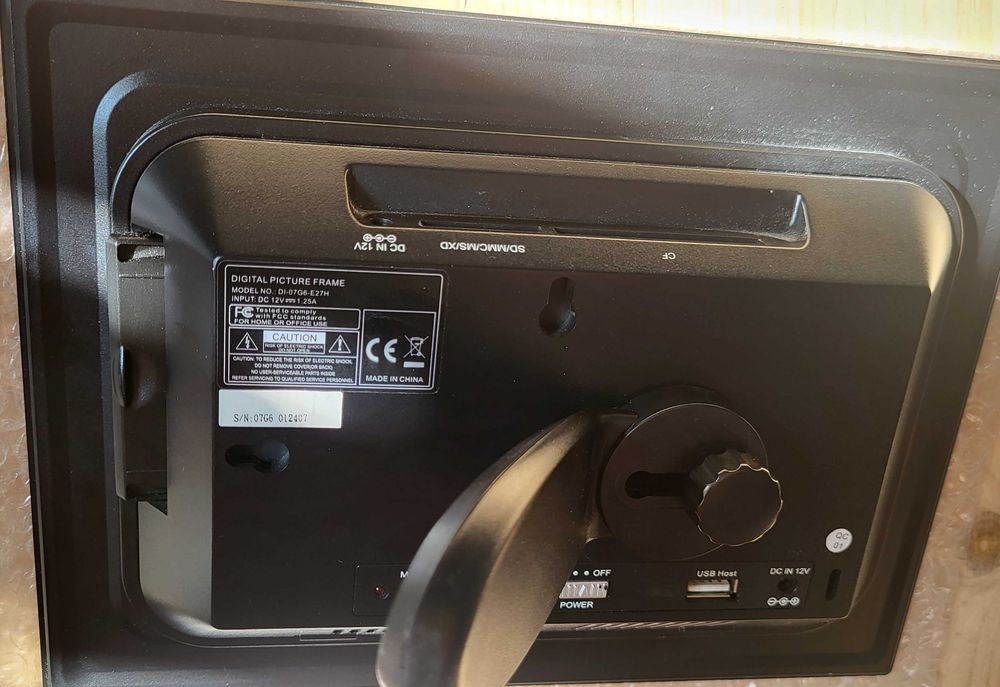 Elektroniczna ramka na zdjecia 7" lcd