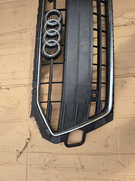 grill Audi A4 B9 lift 8W0