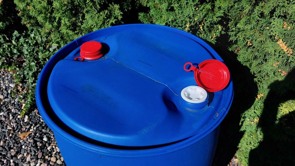 Beczka 200L plastikowa 2 zawory