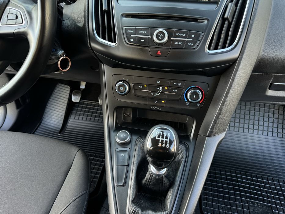 Ford focus 2015року
