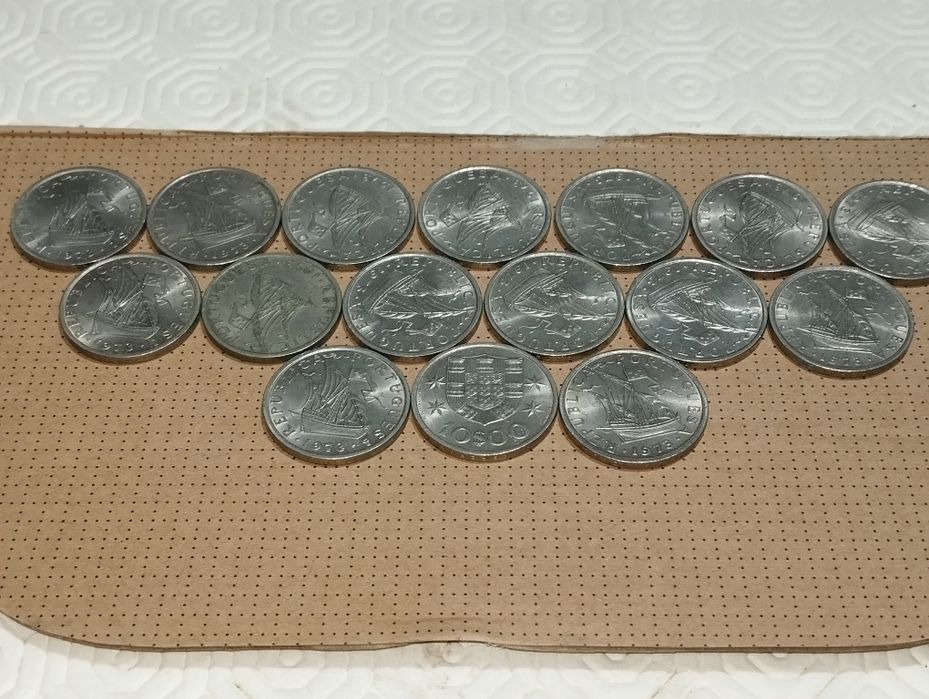 Moedas de 10 escudos de 1973