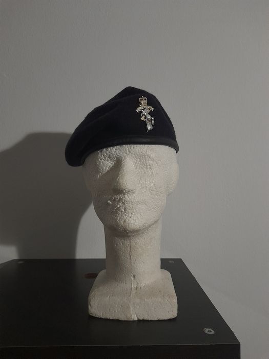 Beret wojskowy brytyjski.