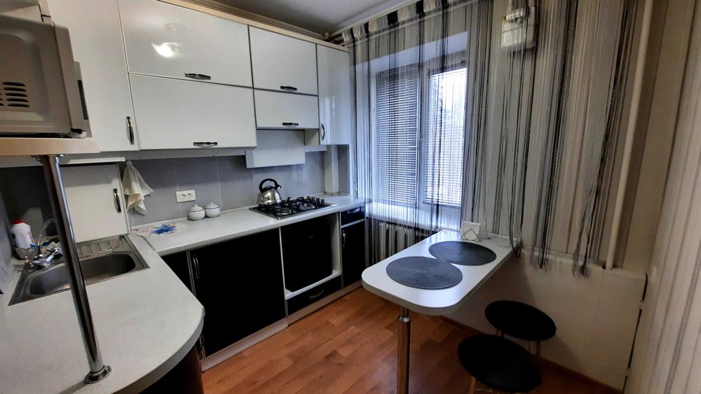 Погодинно,  подобово кв. від власника,Центр. ринок, Цум, Світло Є!