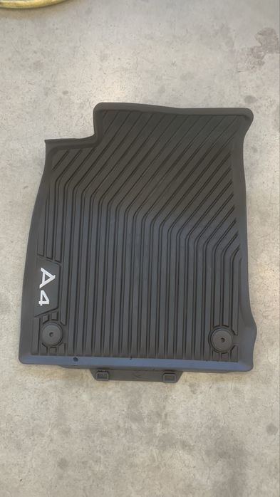 Коврик AudiA4B9 оригинал