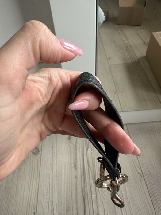 Używany brelok Michael Kors z okularkami