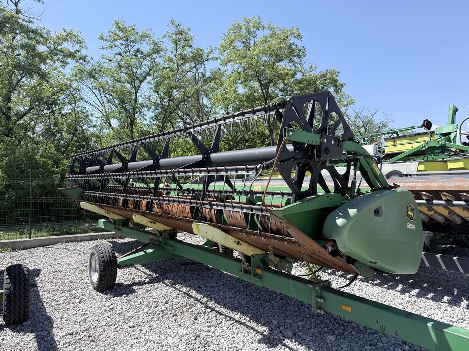 Зернова Жатка John Deere 625R