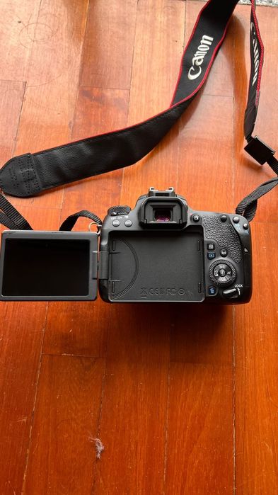 Canon 77D + 18-55