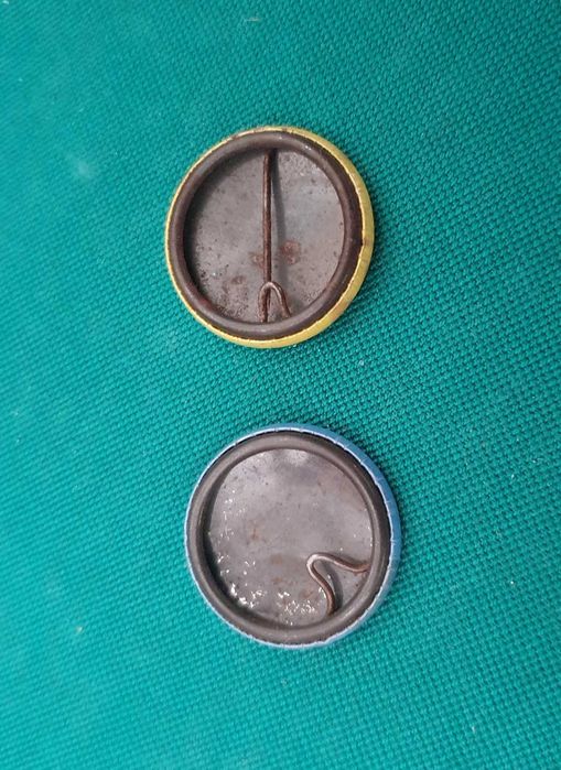 Crachás / Alfinetes / Emblemas de coleção - vintage - Anos 70