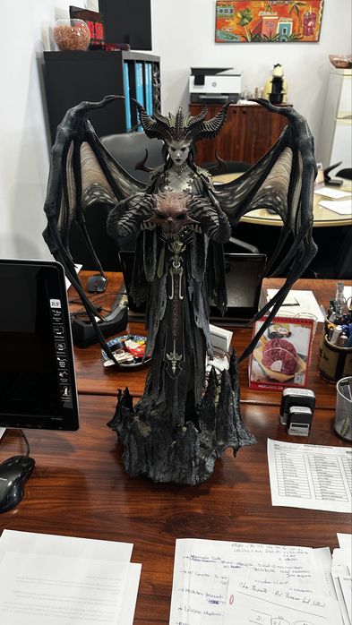Estatua LILITH Diablo IV