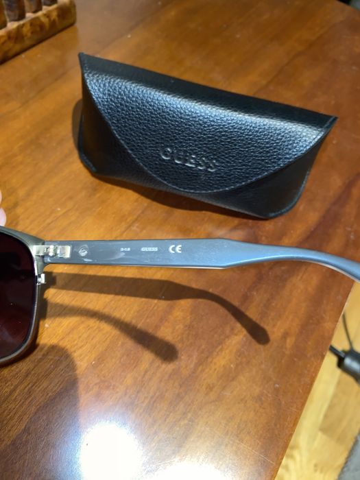 óculos de sol novos da guess