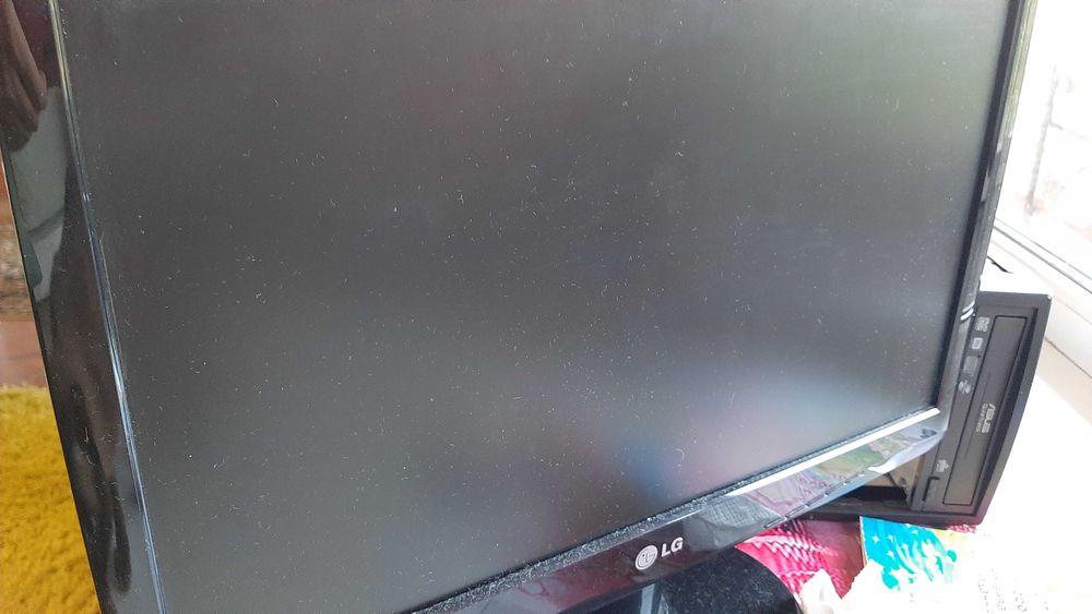 Монитор LG Flatron W1943SS