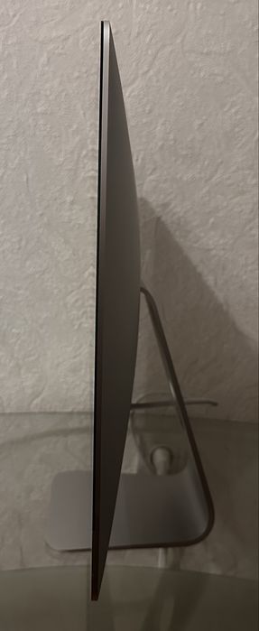 Apple iMac 2019 (Retina 4K, 21.5-inch, 16/256, i5) — топова пропозиція