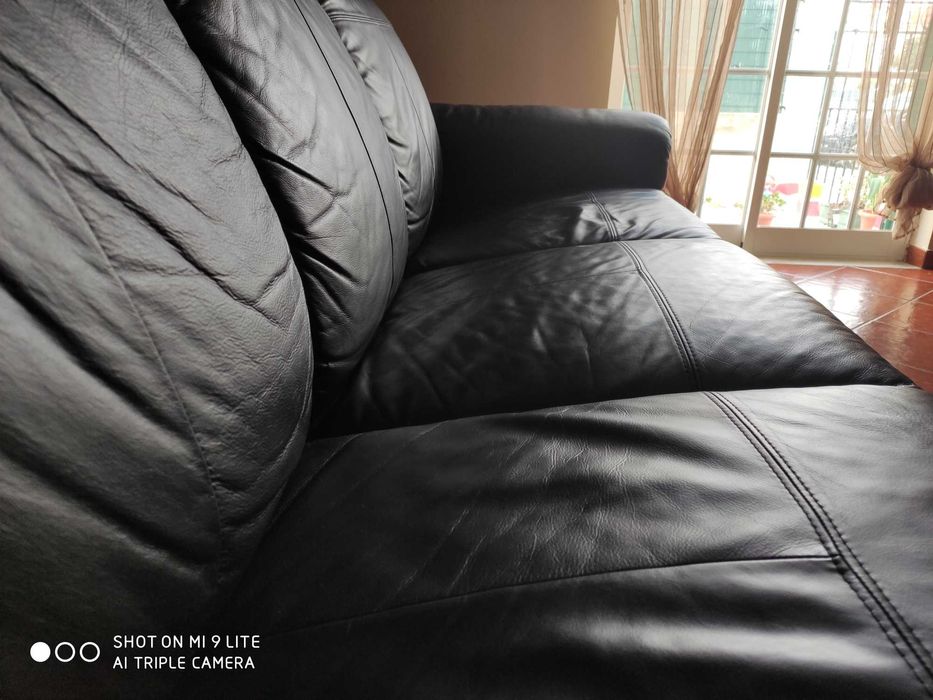 Sofá de 3 lugares muito confortável