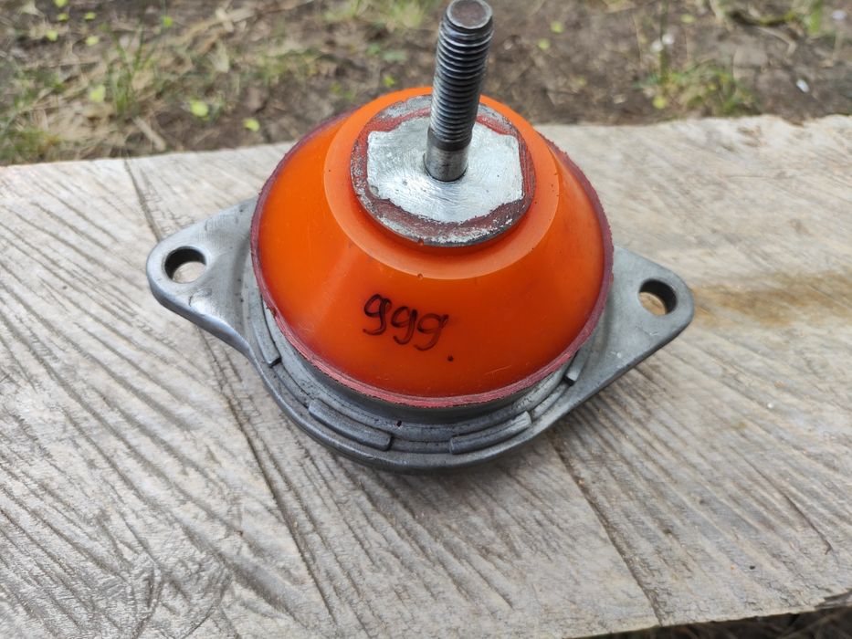 Продам полиуритановую подушку двигателя.