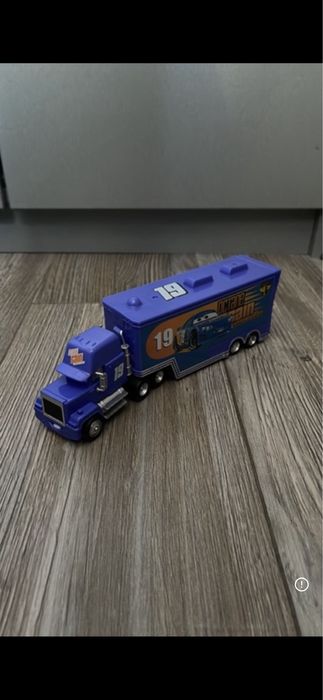 Трейлер Чикко, Док, Маквин, кинг, Круз, Тачки 2