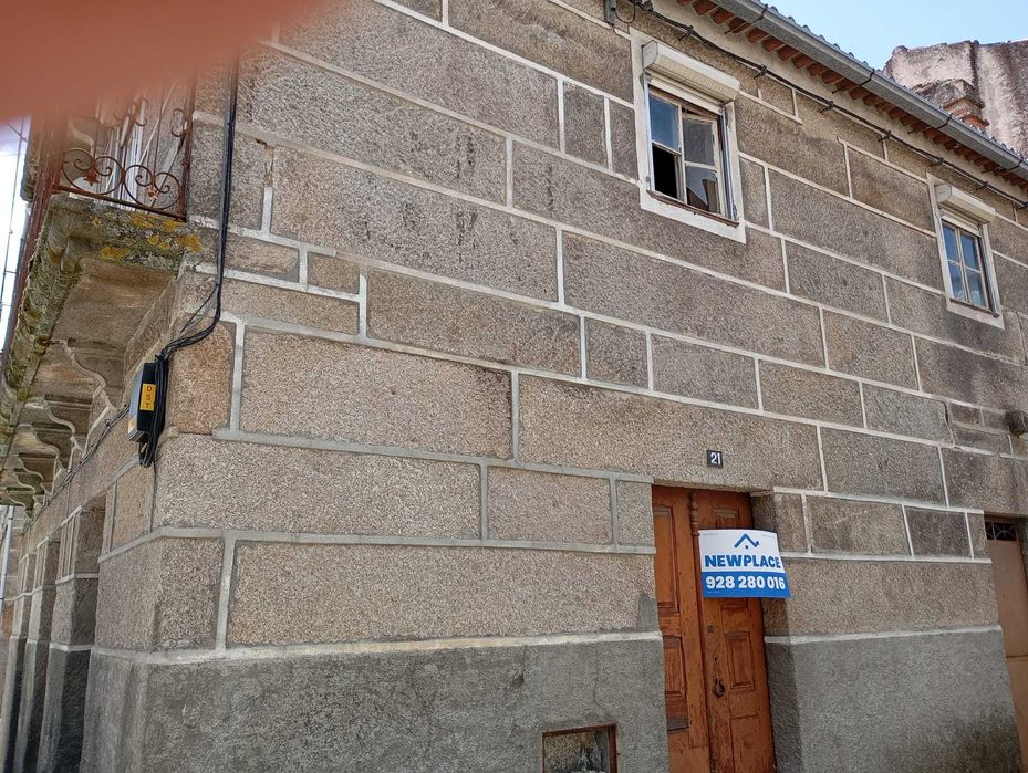 Vistosa Moradia de Pedra Regional