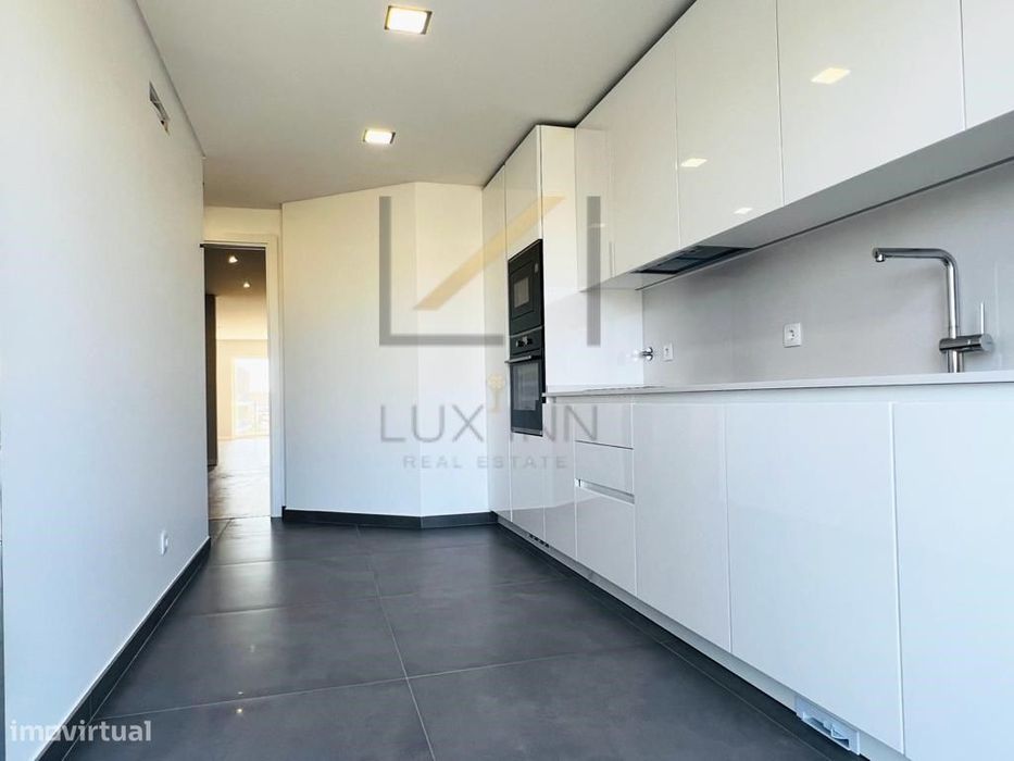 Apartamentos Novos com Garagem e 2 Terraços na Parede- Cascais