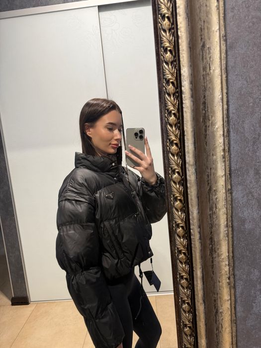 Куртка prada чорна