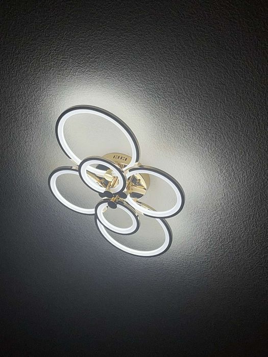 Люстра Led     .
