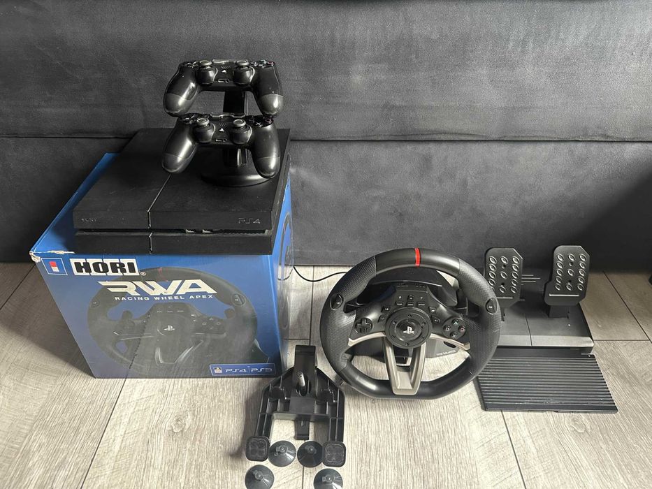 PlayStation4 fat 1TB + 2 pady + kierownica Hori + 10 gier